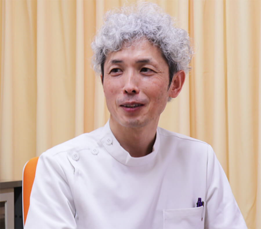 院長　乾　哲也